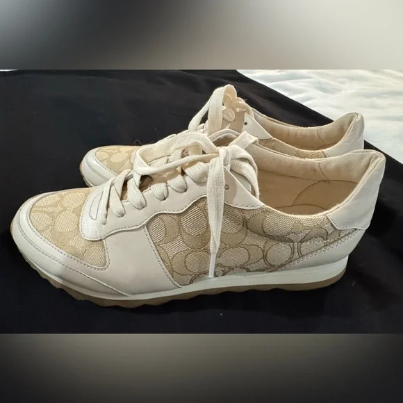 Like new – authentic coach athletic shoes, white size 9 - Picture 4 of 10
